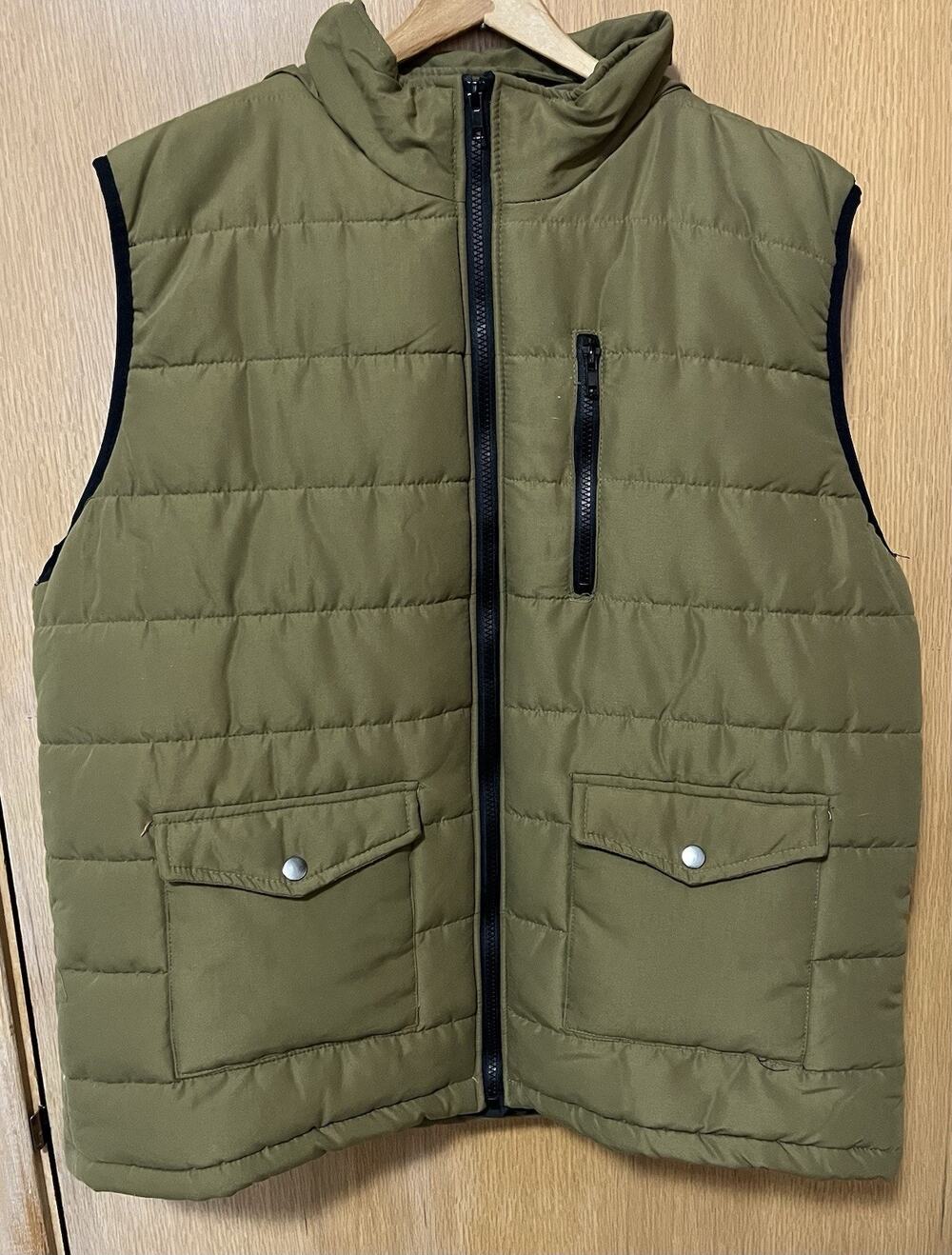 Atlas For Men Quilted Insulated Vest Size Large Hidden Hood Excellent Condition